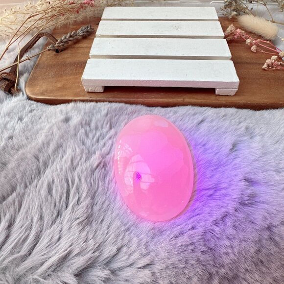 Beautiful Mangano Calcite Palm Stone - Picture 2 of 6